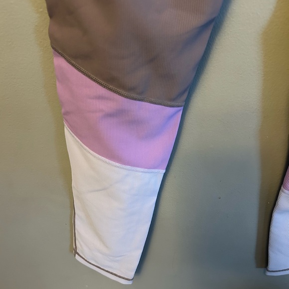 Wilo the Label leggings - mauve/purple colorblock ribbed high waisted 7/8 length - Picture 6 of 10